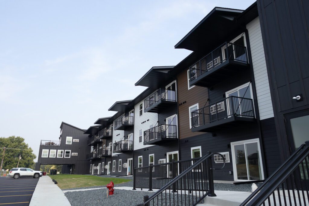 elmview ii exterior building