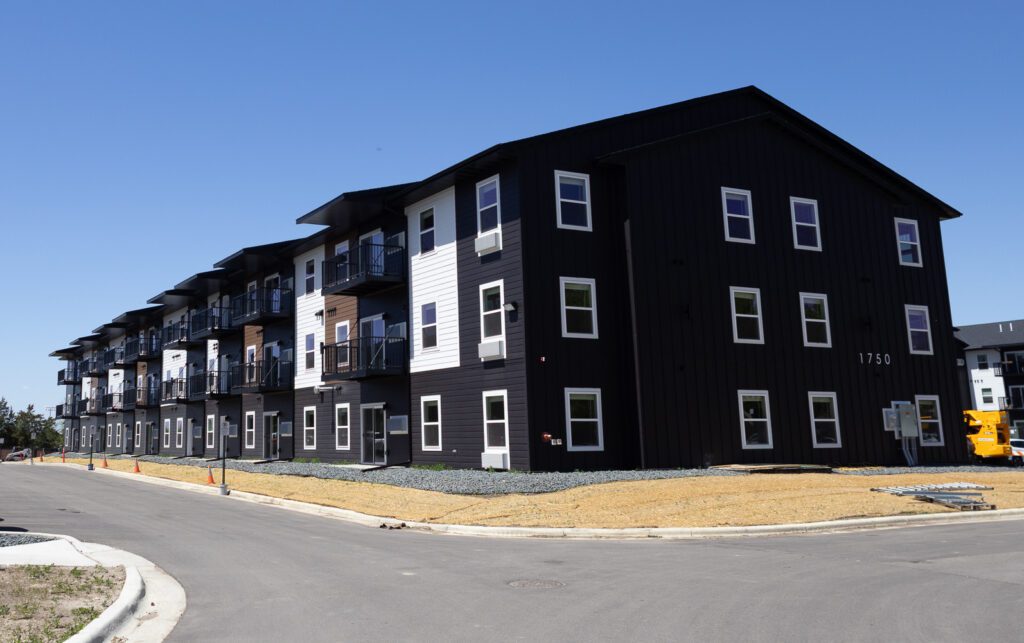 elmview-iii_exterior